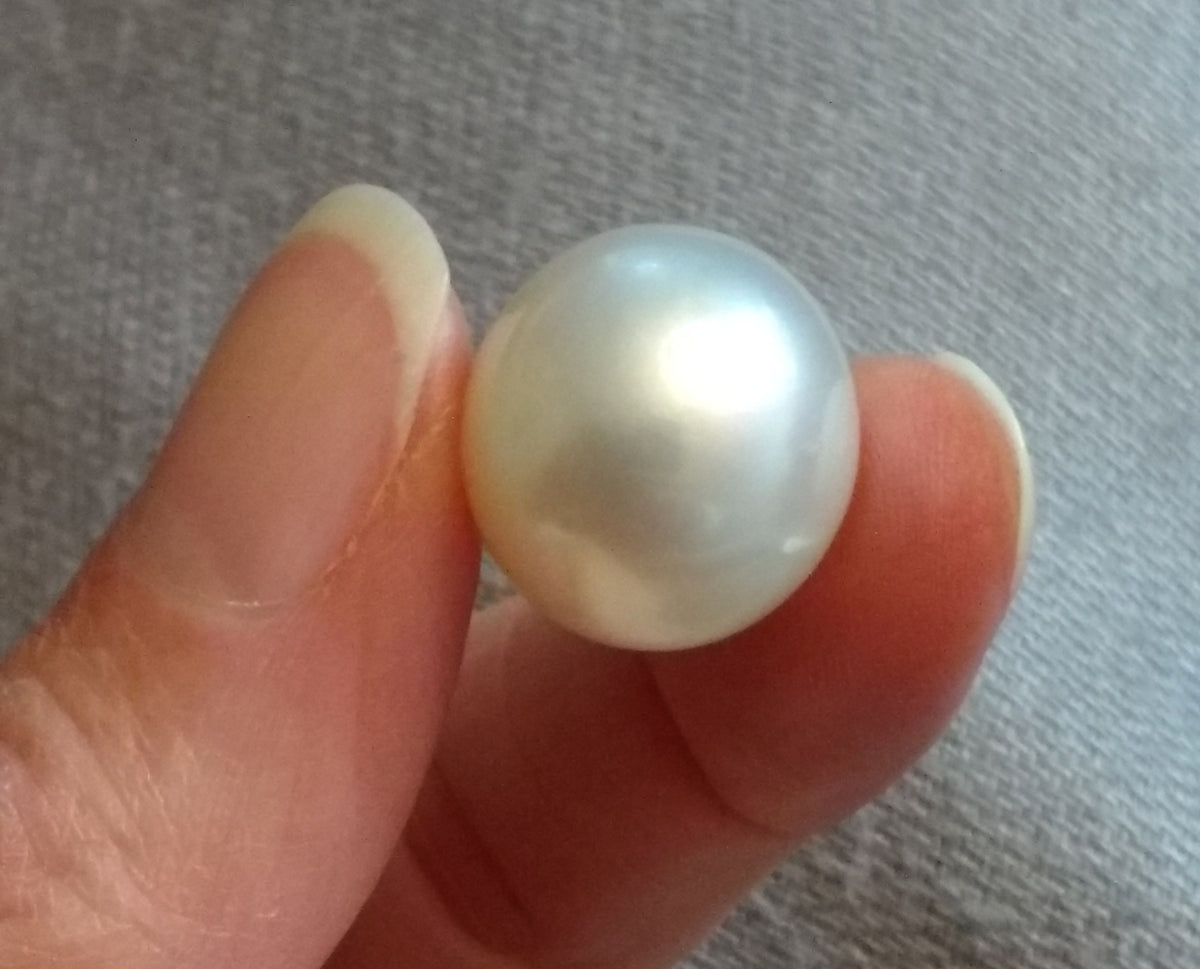large natural south sea pearl for pendant or earrings beautiful quality