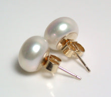 Load image into Gallery viewer, 8.5-9mm white pearl &amp; 9 carat gold earrings