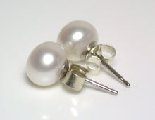 Load image into Gallery viewer, 7.5mm white freshwater pearl &amp; 9 carat gold earrings