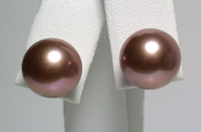 Load image into Gallery viewer, 11.5mm metallic &quot;Edison&quot; pink-bronze pearl &amp; 9 carat gold earrings