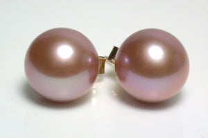 11.5mm metallic "Edison" dusky-pink pearl & 9 carat gold earrings