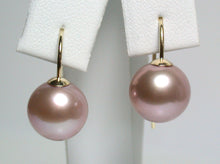 Load image into Gallery viewer, 11.5mm metallic &quot;Edison&quot; pale-pink pearl &amp; 9 carat gold earrings