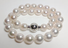 Load image into Gallery viewer, 12-14.5mm AA++ South Sea pearl &amp; 18ct gold necklace