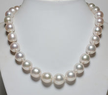 Load image into Gallery viewer, 12-14.5mm AA++ South Sea pearl &amp; 18ct gold necklace