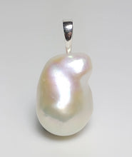 Load image into Gallery viewer, 16x23mm white fireball pearl &amp; sterling silver pendant