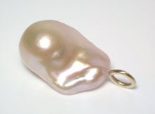 Load image into Gallery viewer, 28x20mm pale pink fireball pearl &amp; 9 carat gold pendant