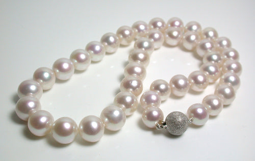 9.5-11mm white pearl & 18ct white gold necklace