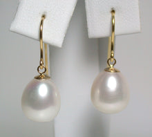 Load image into Gallery viewer, Stunning 9.5x11.5mm white pearl &amp; 9 carat gold earrings