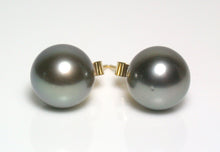 Load image into Gallery viewer, 9.2mm dark grey Tahitian pearl &amp; 18 carat gold earrings