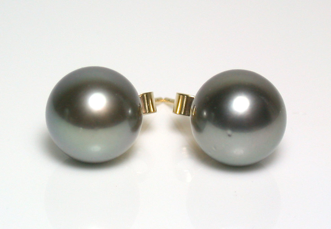 9.2mm dark grey Tahitian pearl & 18 carat gold earrings