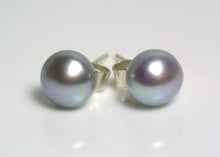 Load image into Gallery viewer, 7-7.5mm silver-grey freshwater pearl &amp; sterling silver earrings