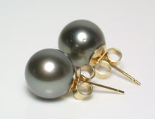 Load image into Gallery viewer, 9.2mm dark grey Tahitian pearl &amp; 18 carat gold earrings