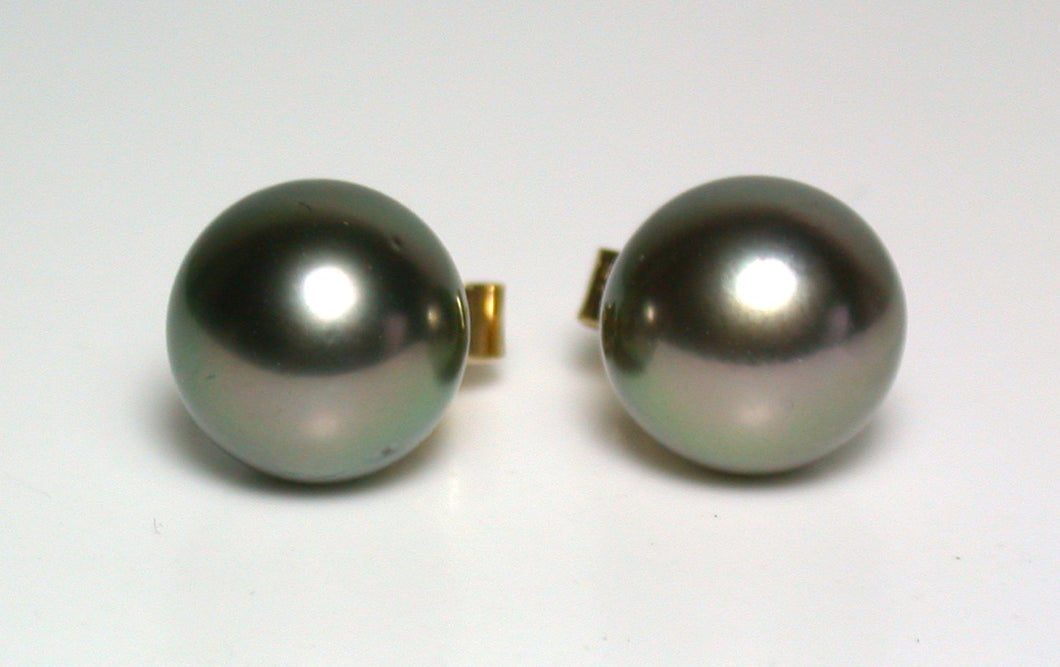 9.4mm peacock overtone Tahitian pearl & 18 carat gold earrings