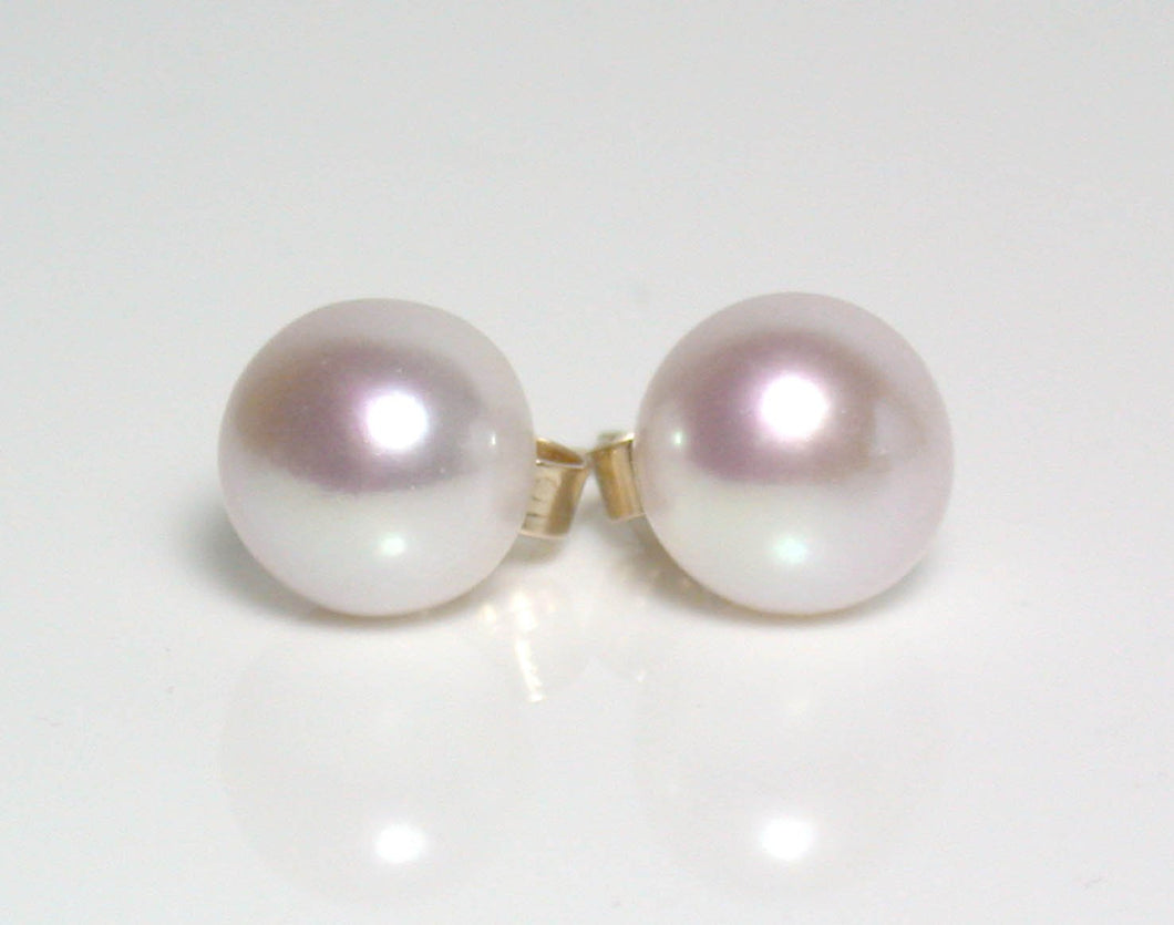 7.5mm white freshwater pearl & 9 carat gold earrings