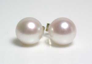 7.5-8mm white Japanese Akoya pearl & 18 carat gold earrings