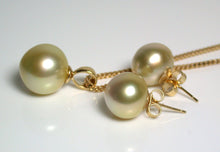 Load image into Gallery viewer, Golden South Sea pearl 18ct gold pendant &amp; earrings