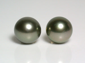 10mm pistachio Tahitian pearl & 18 carat gold earrings