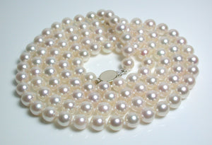 33" 6.5mm Akoya pearl & 18 carat gold necklace