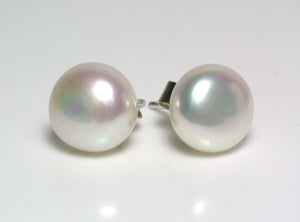 8.5-9mm white pearl & 9 carat gold earrings
