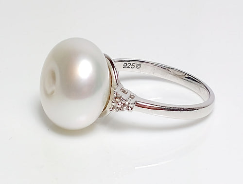 13mm South Sea pearl, topaz & sterling silver ring 6/L